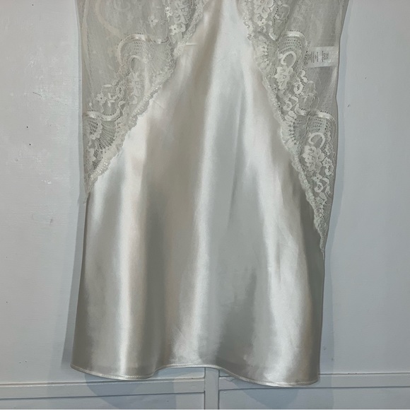 In Bloom by Jonquil Chantilly Lace and Satin Chemise in Off White - Picture 6 of 13